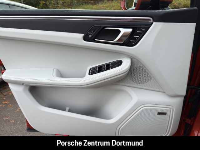 Porsche Macan GTS Abstandstempomat Sportabgas Panorama