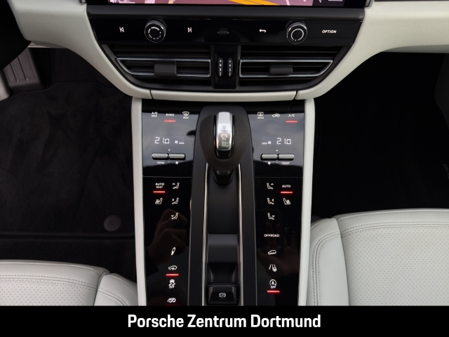 Porsche Macan GTS Abstandstempomat Sportabgas Panorama