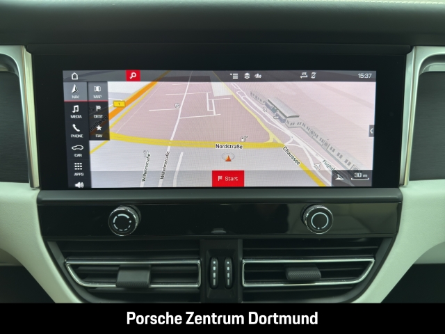 Porsche Macan GTS Abstandstempomat Sportabgas Panorama