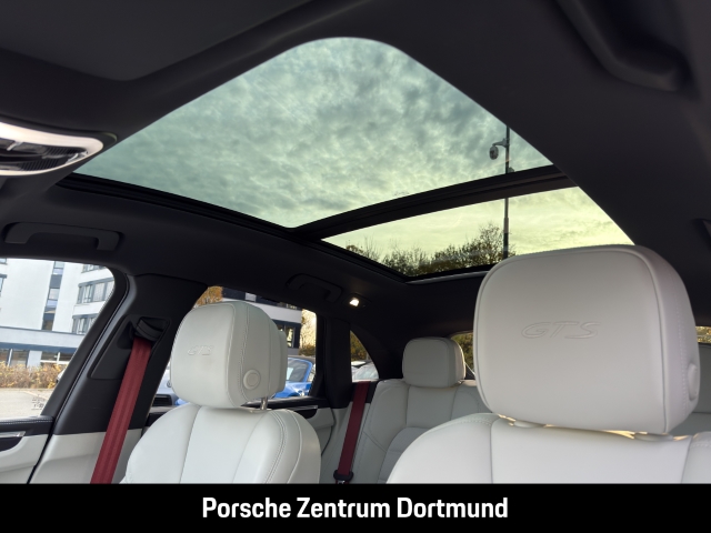 Porsche Macan GTS Abstandstempomat Sportabgas Panorama