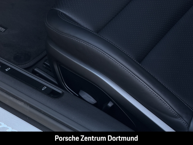 Porsche 992 911 Carrera Sportabgas BOSE Rückfahrkamera