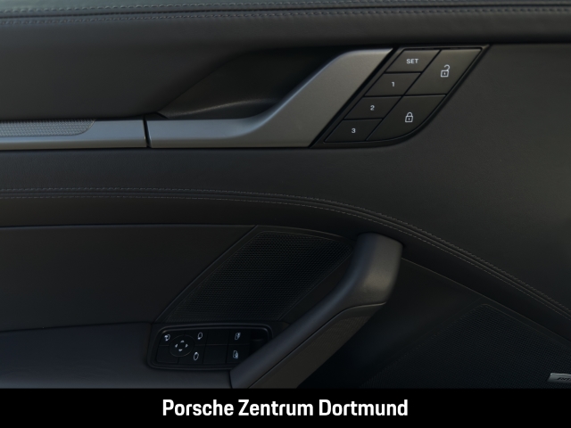 Porsche 992 911 Targa 4S InnoDrive Sportabgasanlage BOSE