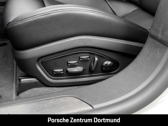 Porsche Taycan Sport Turismo BOSE Panorama LED-Matrix