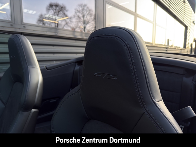 Porsche 992 911 Carrera 4 GTS Cabriolet LED-Matrix BOSE