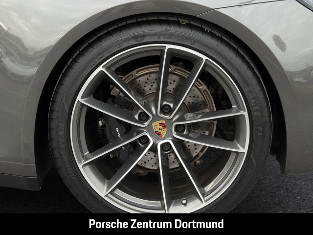 Porsche 992 911 Carrera Sportabgas Surround-View BOSE