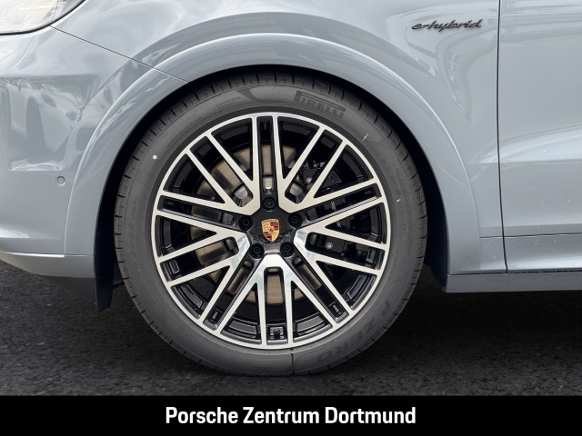 Porsche Cayenne S E-Hybrid Coupe Arktikgrau HA-Lenkung