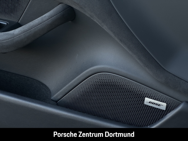 Porsche  Taycan GTS Sport Turismo HA-Lenkung InnoDrive