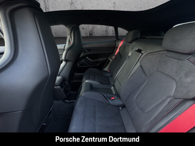 Porsche  Taycan GTS Sport Turismo HA-Lenkung InnoDrive