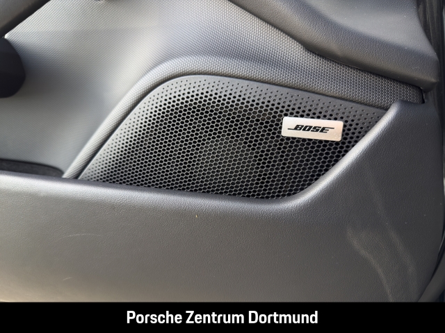 Porsche Taycan 4 BOSE Panorama Luftfederung SportDesign