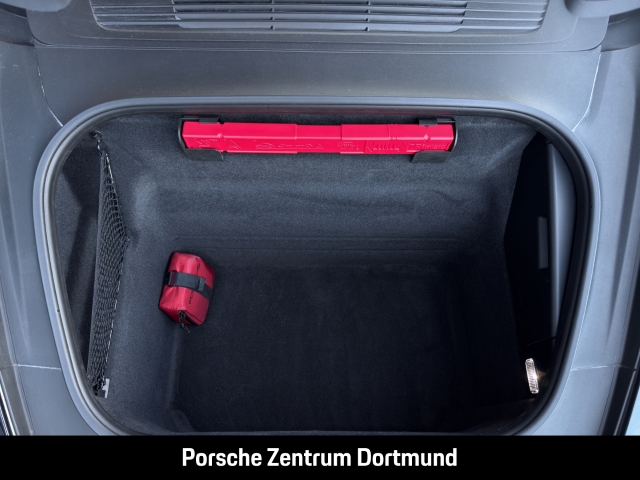 Porsche 992 (911) Carrera 4 GTS Cabriolet