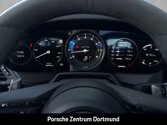 Porsche 992 (911) Carrera 4 GTS Cabriolet