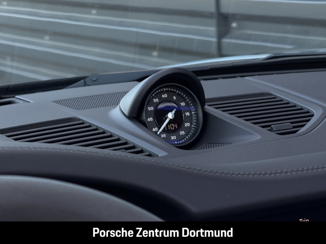 Porsche 992 (911) Carrera 4 GTS Cabriolet