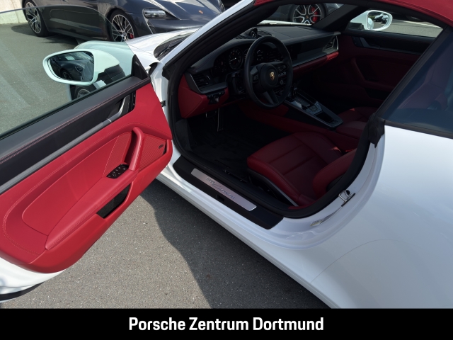 Porsche 992 911 Carrera Cabriolet Sportabgas Sportsitze