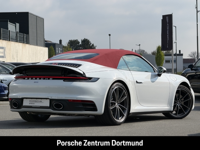 Porsche 992 911 Carrera Cabriolet Sportabgas Sportsitze
