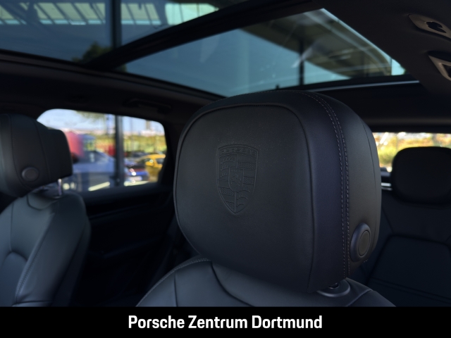 Porsche Cayenne E-Hybrid Black Edition 22-Zoll Panorama