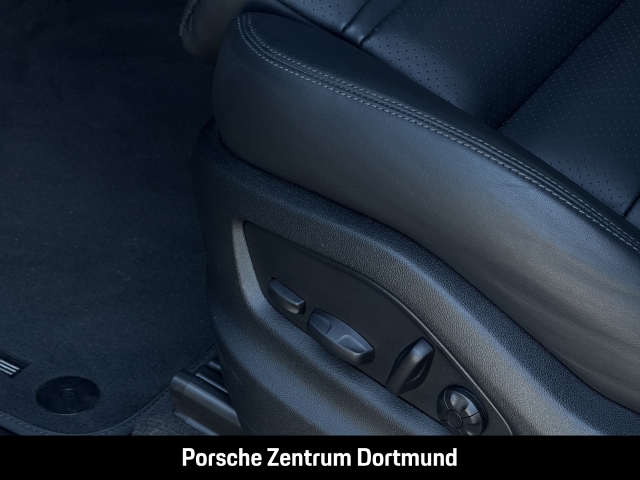 Porsche Cayenne E-Hybrid Black Edition 22-Zoll Panorama