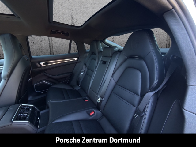 Porsche Panamera 4 E-Hybrid Platinum Edition
