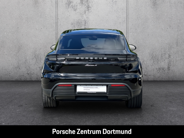 Porsche Macan 4