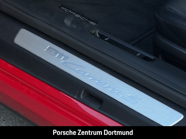 Porsche 992 (911) Carrera S Sportsitze PDLS Servo plus