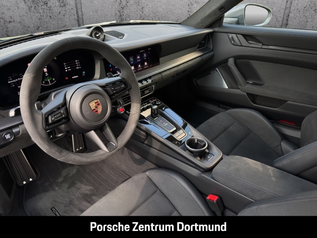 Porsche 992 -2 (911) Carrera GTS Burmester Aerokit