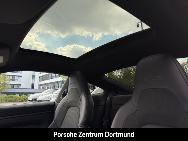 Porsche 992 -2 (911) Carrera GTS Burmester Aerokit
