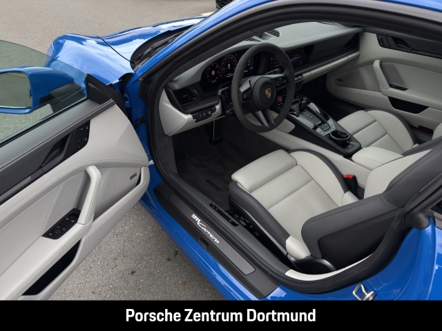 Porsche 992 -2 (911) Carrera