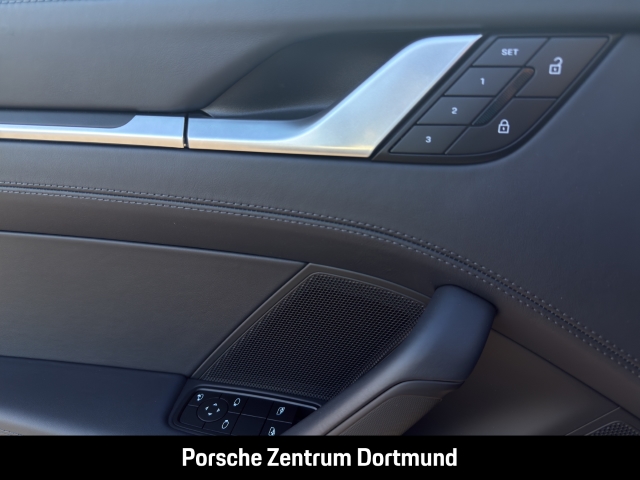 Porsche 992 -2 (911) Carrera