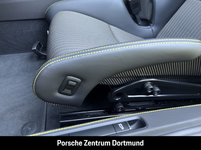 Porsche 718 Spyder RS