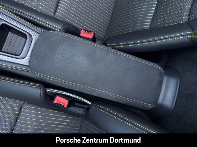 Porsche 718 Spyder RS