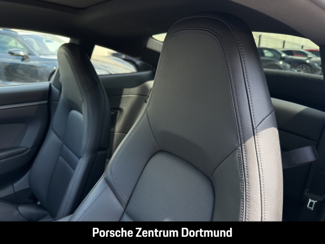 Porsche 992 (911) Carrera