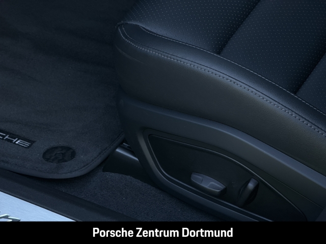 Porsche Taycan BOSE Sportabgas Panorama Abstandstempostat
