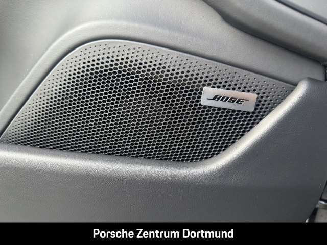 Porsche Taycan Black Edition Clubleder HA-Lenkung BOSE