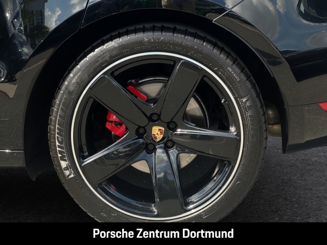 Porsche Macan GTS BOSE Panorama Sportabgas 21-Zoll