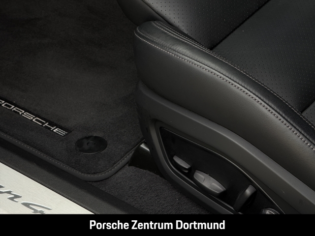 Porsche Taycan 4 BOSE Panorama InnoDrive HUD 20-Zoll