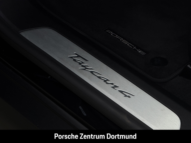 Porsche Taycan 4 BOSE Panorama InnoDrive HUD 20-Zoll