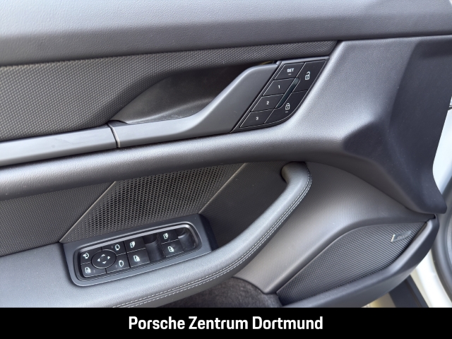 Porsche Taycan Sport Turismo BOSE Panorama InnoDrive HUD