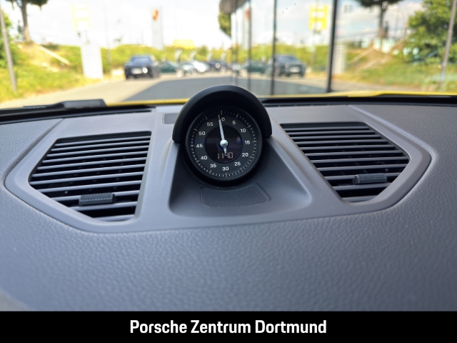 Porsche 992 (911) Carrera T PDK Sportabgas Sportsitze