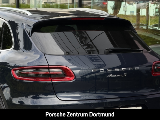Porsche  Macan S