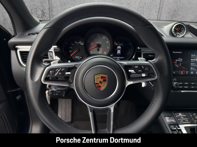 Porsche  Macan S