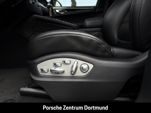 Porsche  Macan S
