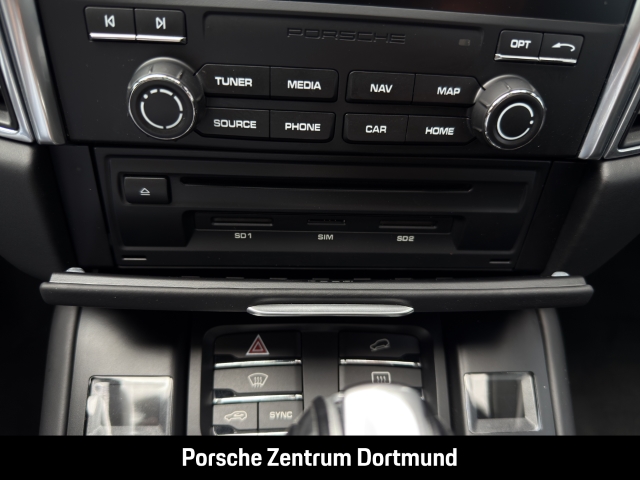 Porsche  Macan S