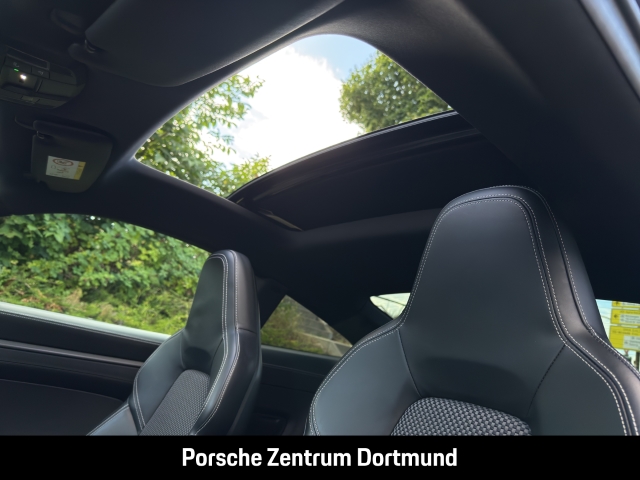 Porsche 992 (911) Carrera