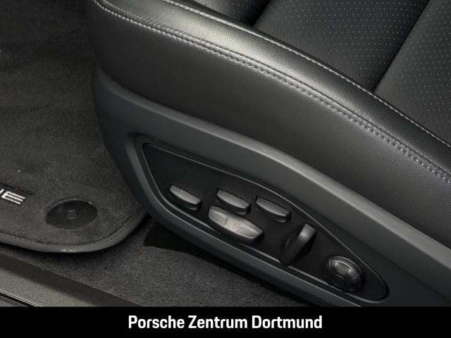Porsche Taycan 4 Cross Turismo