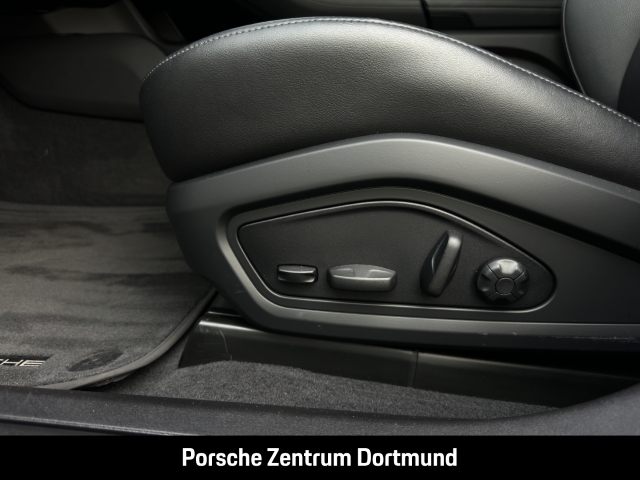 Porsche Taycan 4 Cross Turismo