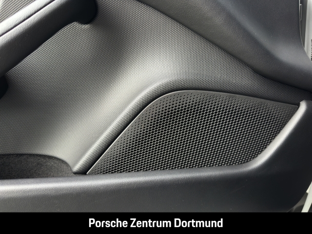 Porsche Taycan 4 Cross Turismo