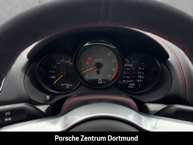 Porsche Cayman GT4