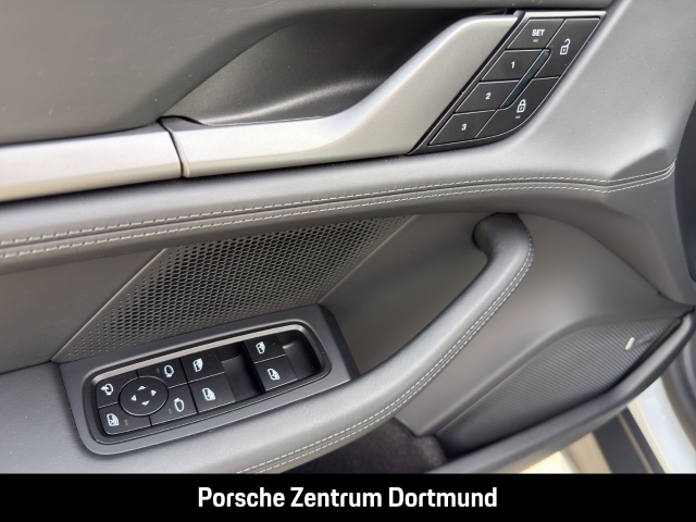 Porsche Taycan 4S Cross Turismo