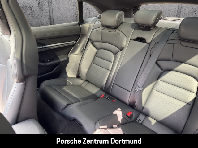 Porsche Taycan 4S Cross Turismo