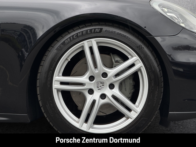 Porsche Panamera 4S