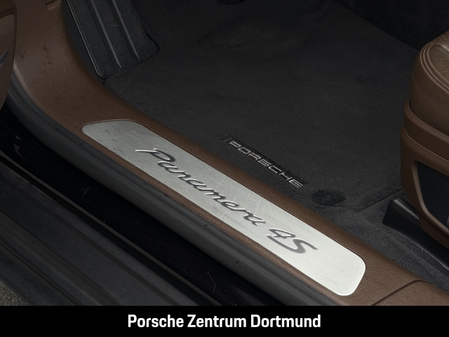 Porsche Panamera 4S